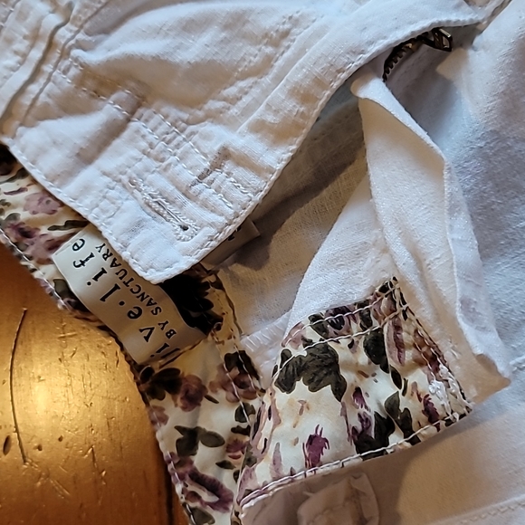 Adorable Ivory Cargo Shorts (NWOT) - Picture 7 of 10